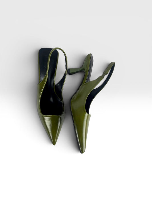 Scarpin Slingback Estruturado Olive⁠