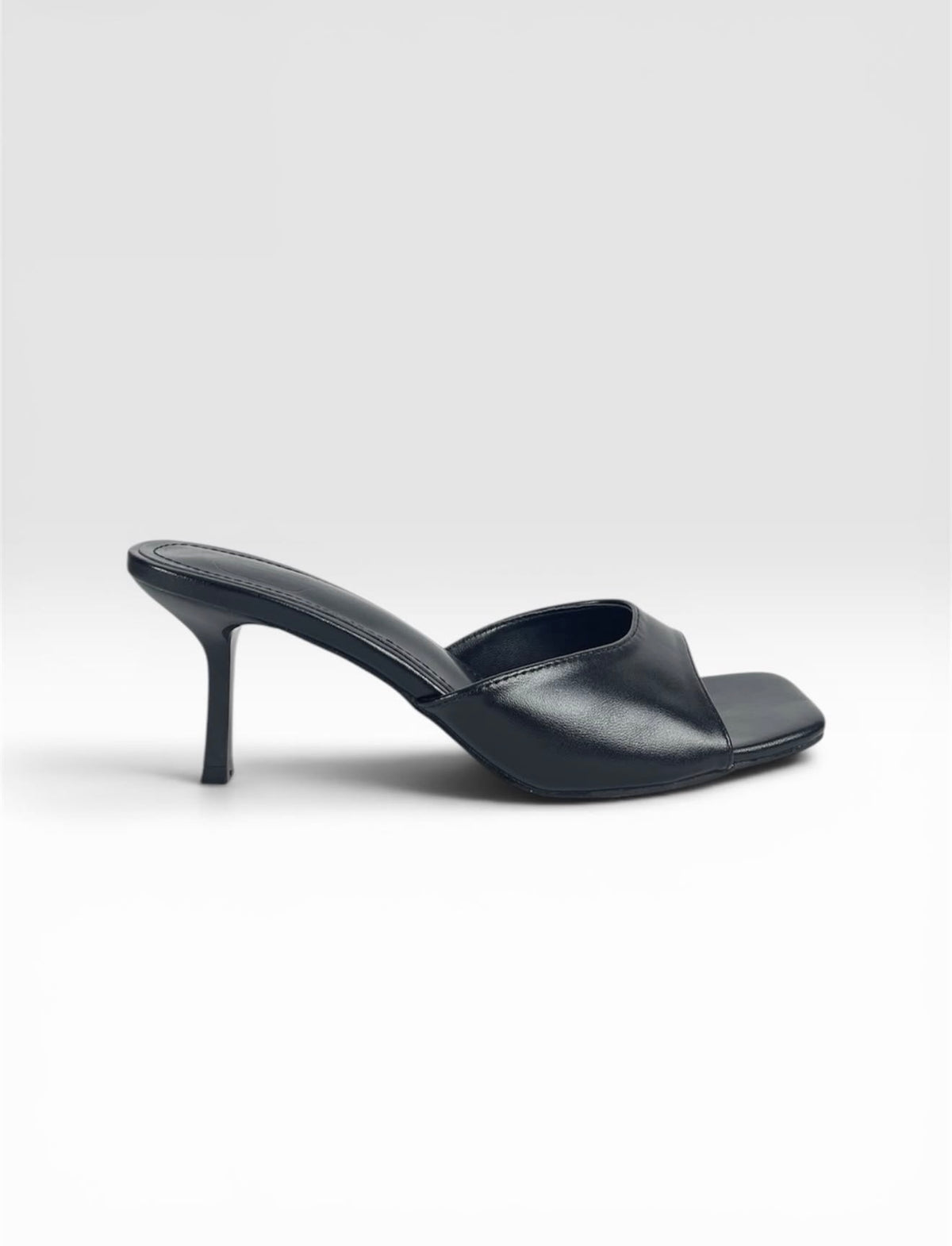 ⁠Mule Minimalista de Salto Lisa